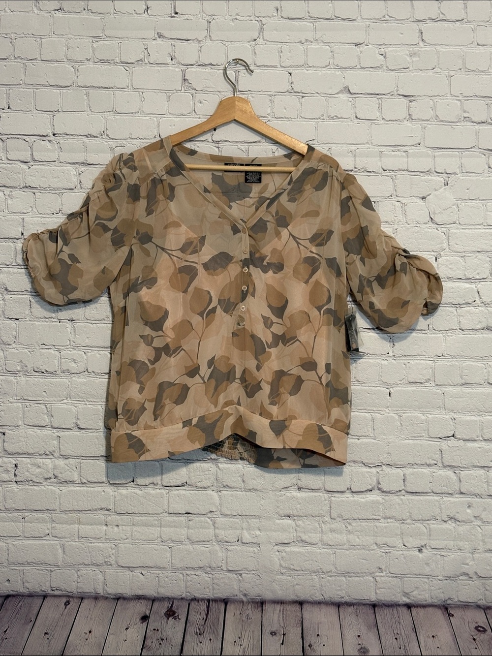 Nicole by Nicole Miller Beige and Taupe Leaf-Print V-Neck Blouse NWT